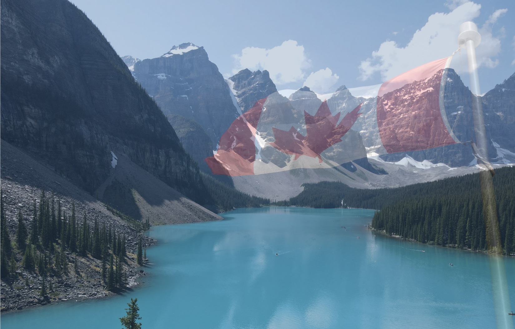 Drapeau du Canada sur fond de paysage des montagnes Rocheuses